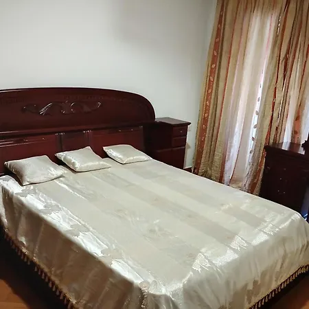 Cozy 2 Bedroom South North Bus Terminal Tirana